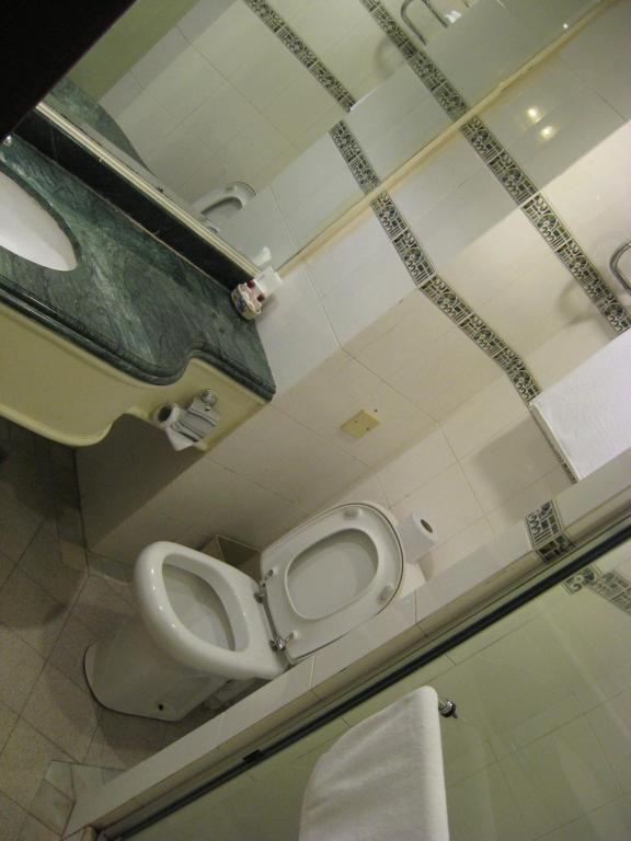 Casuarina Hotel Kota Kinabalu Szoba fotó
