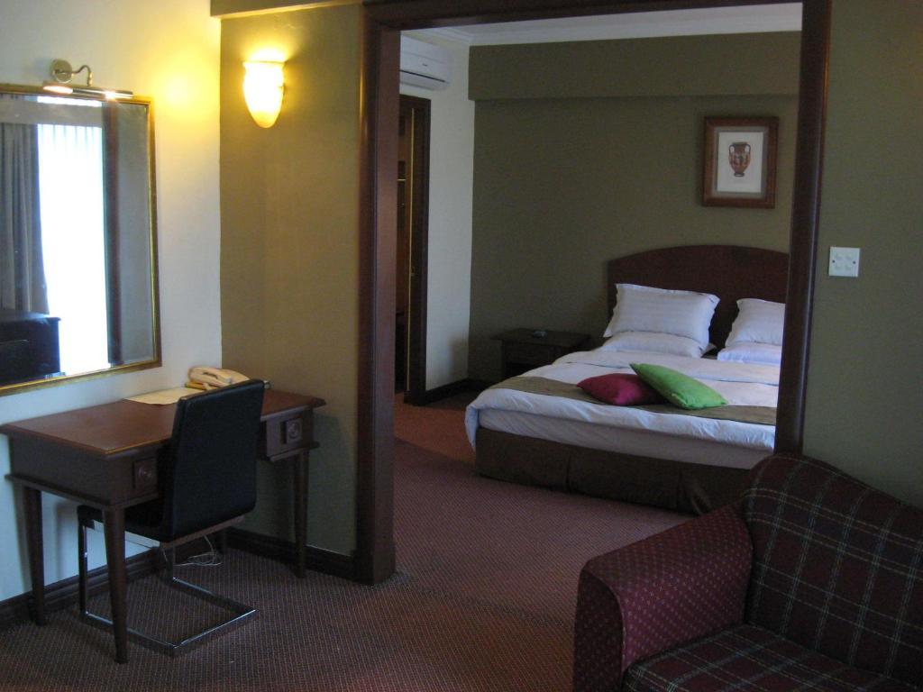 Casuarina Hotel Kota Kinabalu Szoba fotó